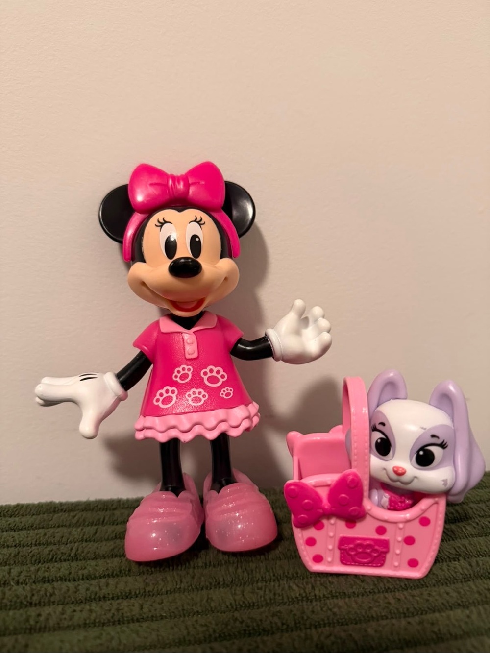 Just Play- Disney Minnie Mouse Glitter and Glam Pet Fashion Set - 23 pcs.